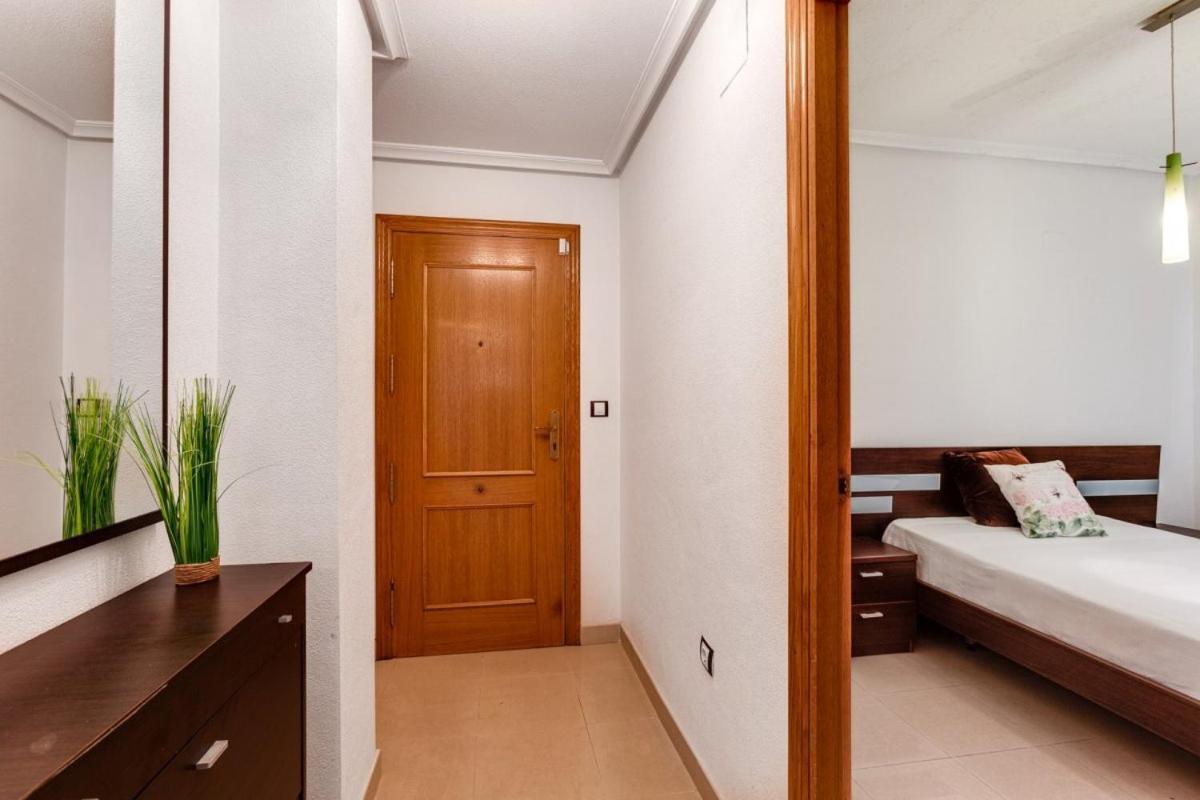 Nice Apartment With Terrace On The Los Locos Beach Torrevieja Eksteriør bilde