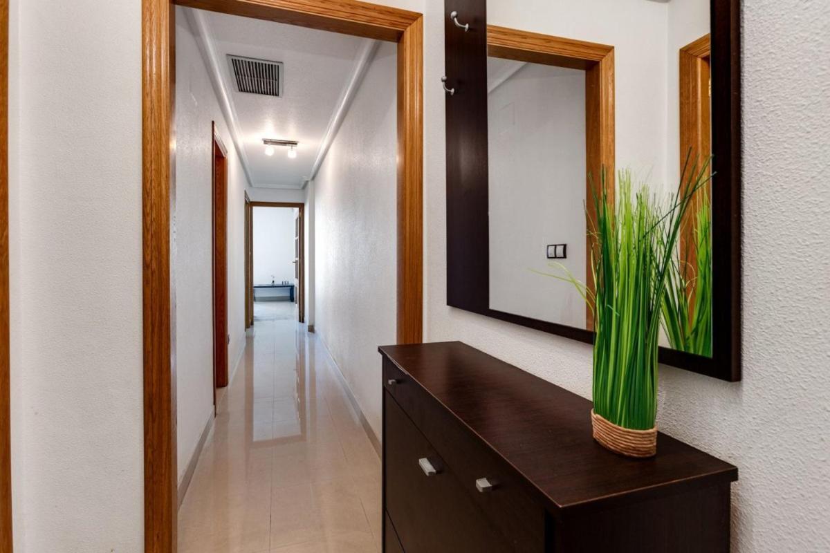 Nice Apartment With Terrace On The Los Locos Beach Torrevieja Eksteriør bilde
