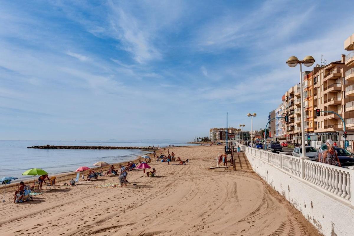 Nice Apartment With Terrace On The Los Locos Beach Torrevieja Eksteriør bilde