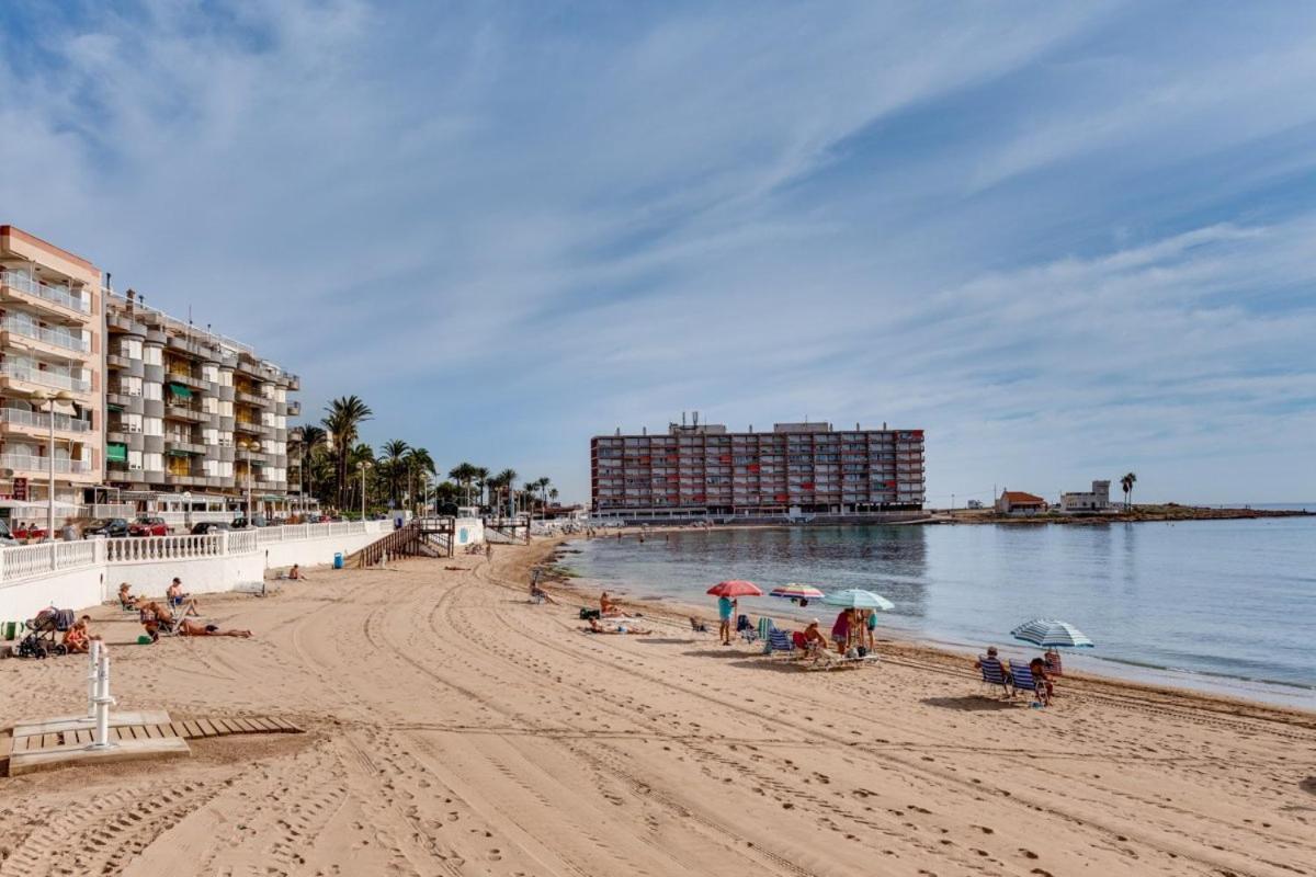 Nice Apartment With Terrace On The Los Locos Beach Torrevieja Eksteriør bilde