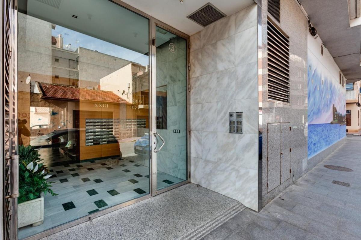 Nice Apartment With Terrace On The Los Locos Beach Torrevieja Eksteriør bilde