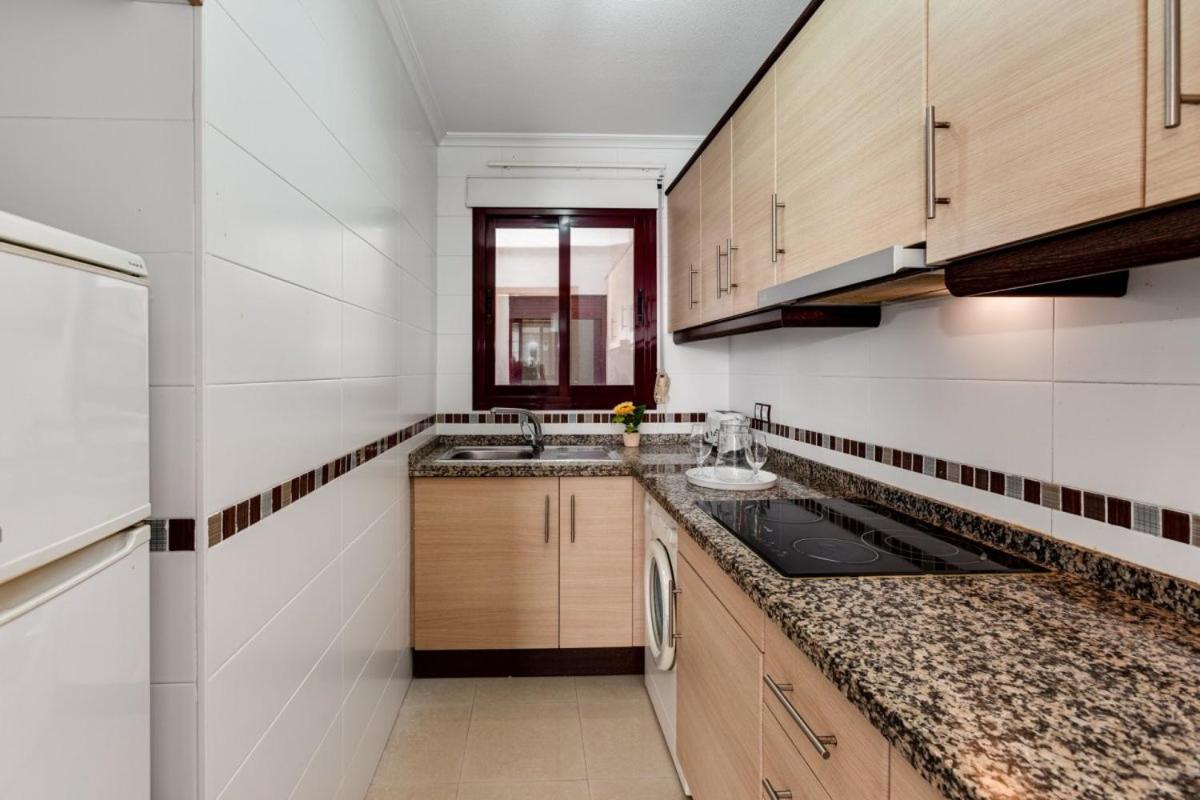 Nice Apartment With Terrace On The Los Locos Beach Torrevieja Eksteriør bilde